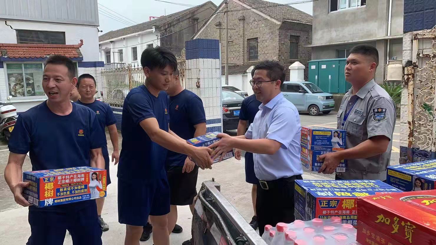 慰問前所消防隊(duì)